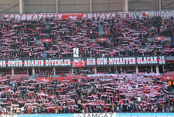 Samsunspor taraftarından Tanju Çolak’a ret!