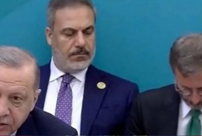 Hakan Fidan’ın çok konuşulan görüntüsü