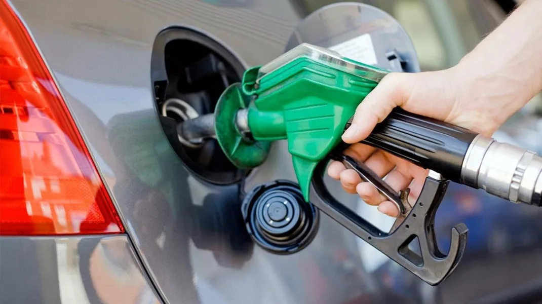 Motorinin ardından benzine de indirim geliyor