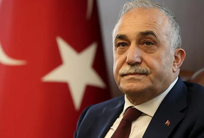 AK Parti’den istifa eden Ahmet Eşref Fakıbaba İYİ Parti’ye geçiyor