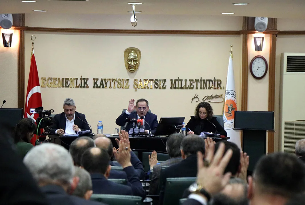 Samsun Büyükşehir Belediyesi’nden hediye lüks araç