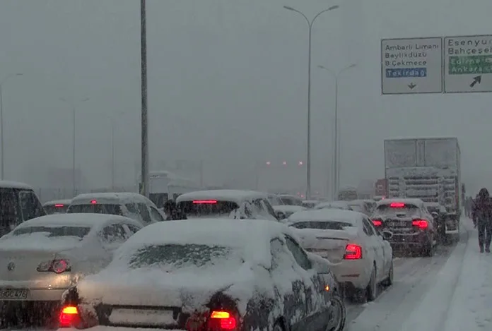 İstanbul’da kar seferberliği