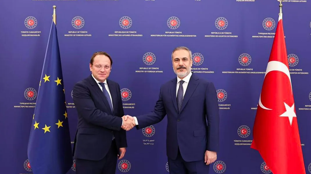 AB ile Türkiye, 781 milyon euro tutarındaki sığınmacı fonu için sözleşme imzaladı