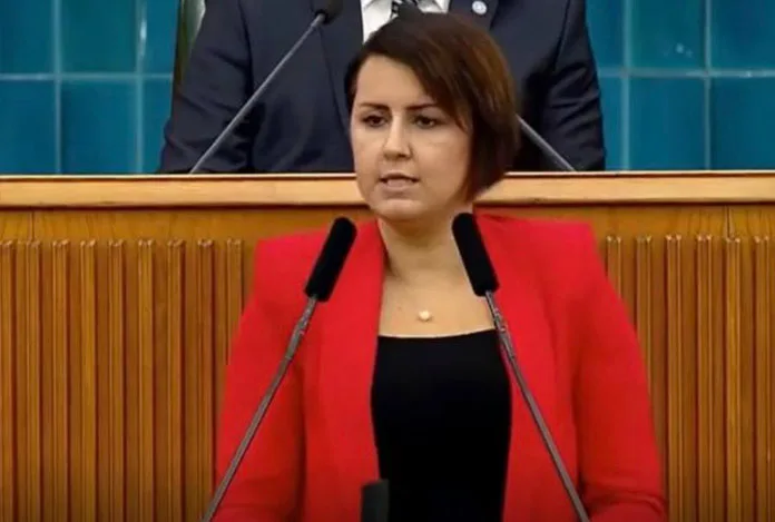 Sağlık çalışanlarının sorunlarını anlattı, disiplin cezası aldı!