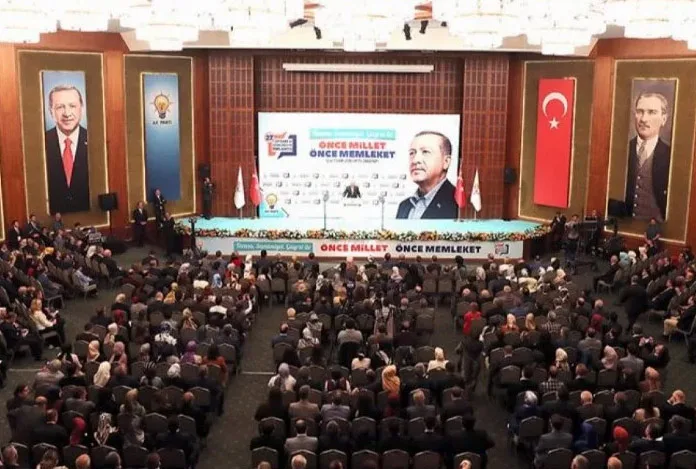 AK Parti kampına ‘şatafat’ uyarısı