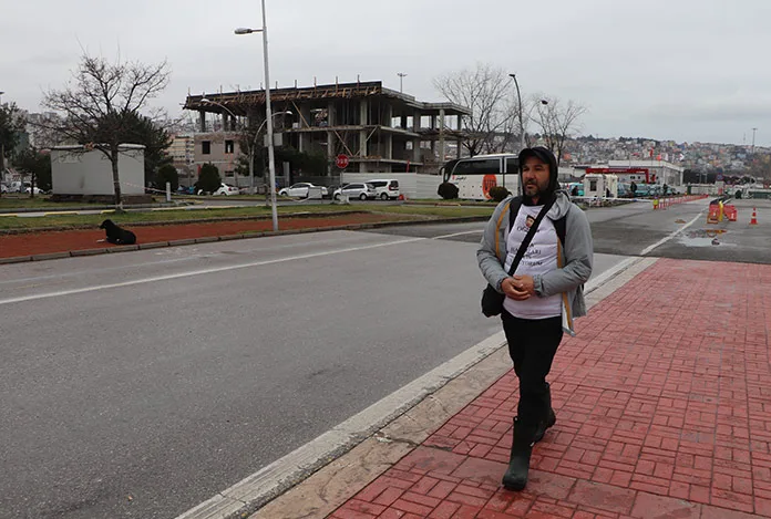 Yıllardır göremediği çocuğu için Türkiye’yi dolaşıyor