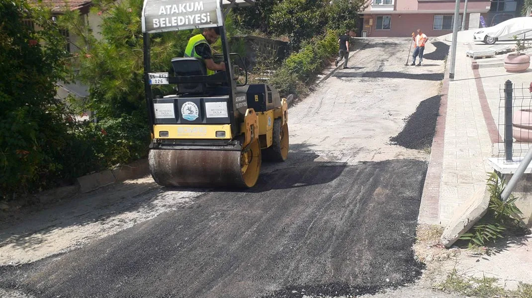 Atakum Belediyesi, asfalt yama ve taş parke yapım çalışmalarını sürdürüyor