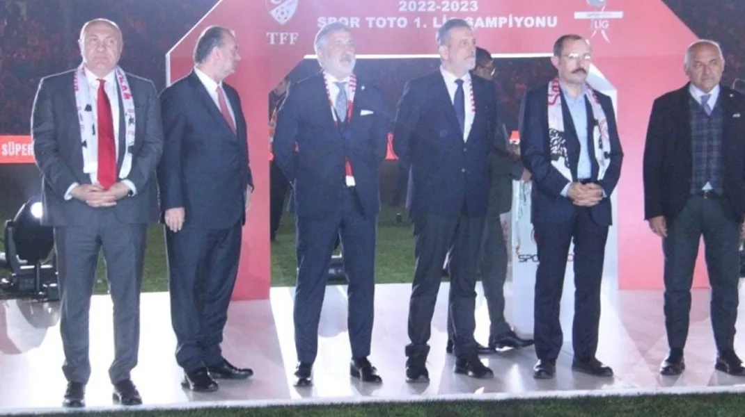 Erhan Usta’dan Mehmet Muş’a tepki: “Kulağına küpe olsun”