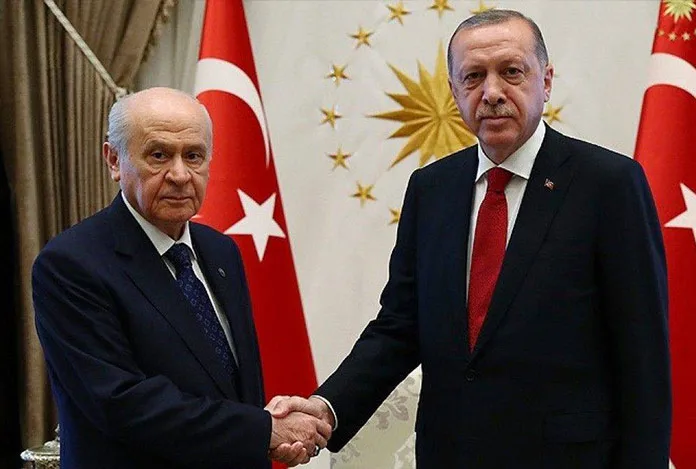 AK Parti yüzde 30’un, MHP barajın altında kalıyor