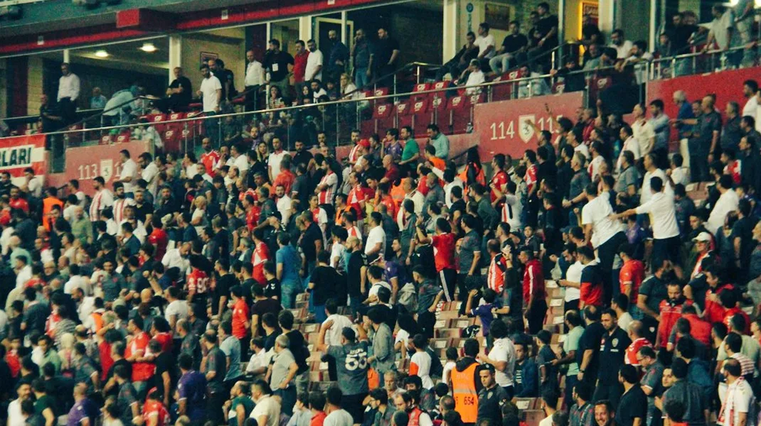 Samsunspor, ligin dibine demir attı: Tribünlerden ‘Bizleri aleme rezil ettiniz’ tepkisi