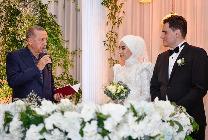 Cumhurbaşkanı Erdoğan, Başkan Demir’in oğlunun nikah şahidi oldu