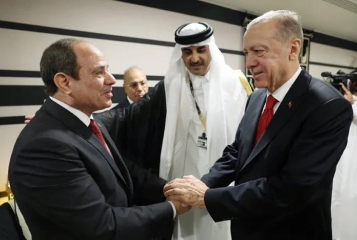 “Sisi’ye merhaba, Müslüman Kardeşler’e ve Rabia’ya El Fatiha”