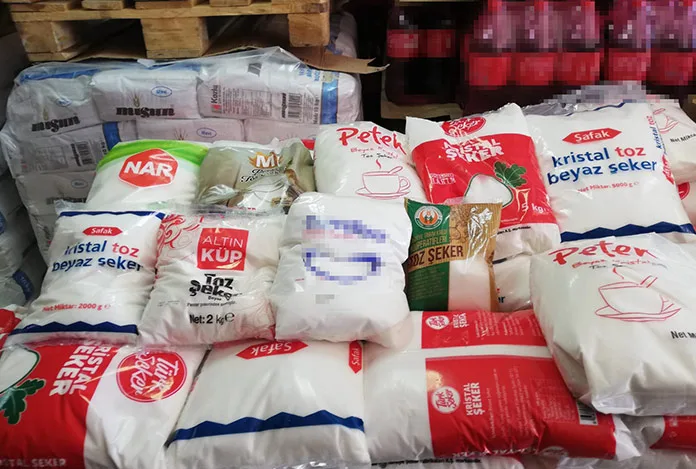 Ucuz şekerleri toplayıp, yüksek fiyata sattılar