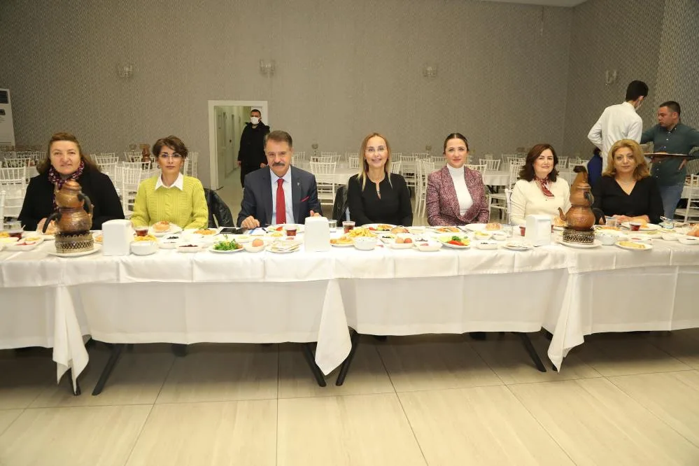 Başkan Deveci: “ Kadın siyasetin temel öznelerinden bir tanesi”