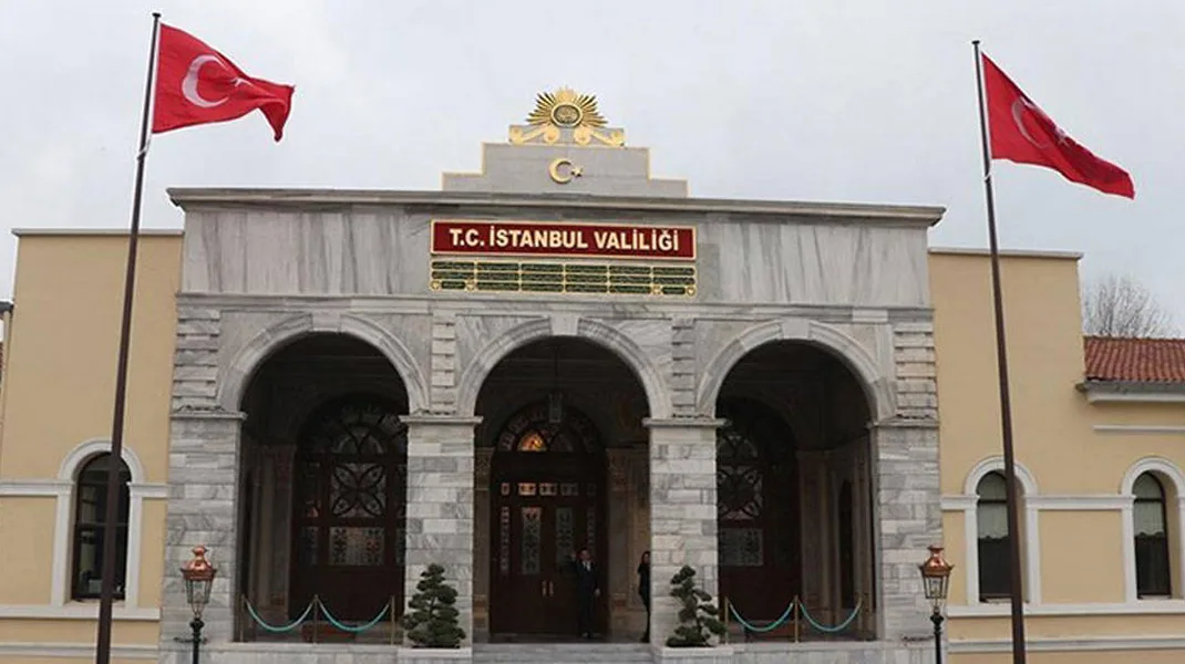 İstanbul Valiliği’nden açık alanda alkol yasağı açıklaması: “Asayişi bozucu olaylara ilişkin şikayetler etkili oldu”