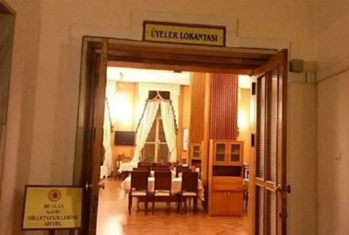 Meclis lokantası fiyatları yine gündemde: Milletvekilleri su fiyatına sütlaç yiyor