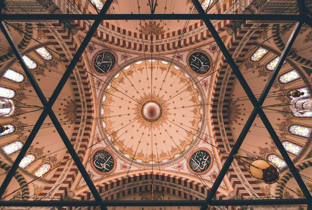 Fransa’da 21 cami kapatıldı