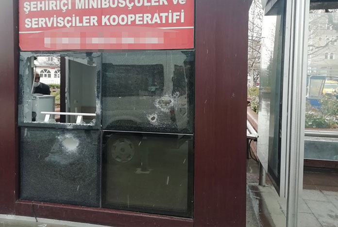 Samsun’da minibüs durağına silahlı saldırı
