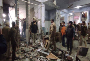 Pencap’ta mahkeme binasında patlama