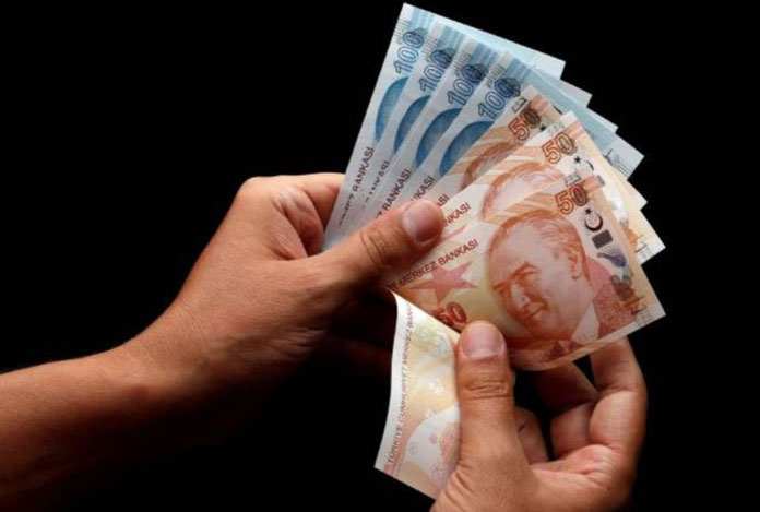 Erhan Usta: By by Türk Lirası…