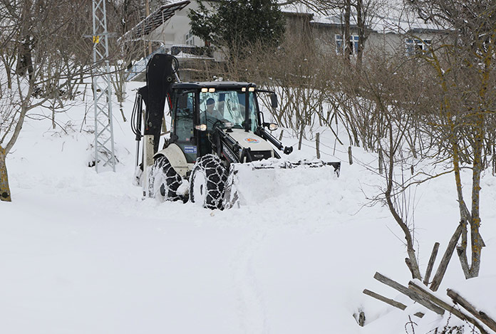 Atakum’da karla mücadelede yoğun mesai