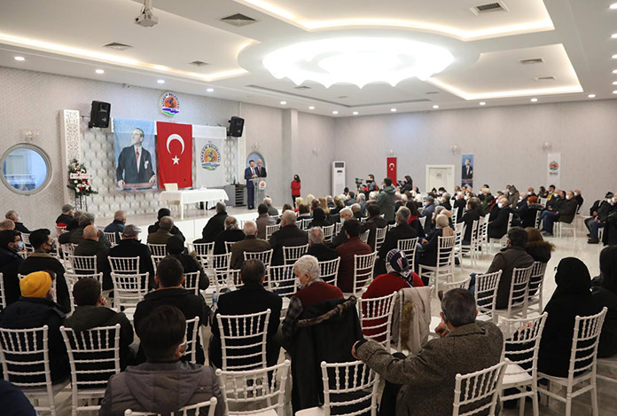Heykel saldırısına konferanslı tepki