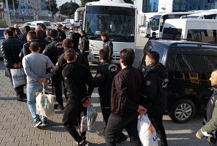 Suç örgütü operasyonunda 13 tutuklama