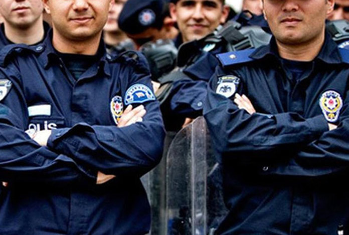 Suriyeliler polis mi olacak?