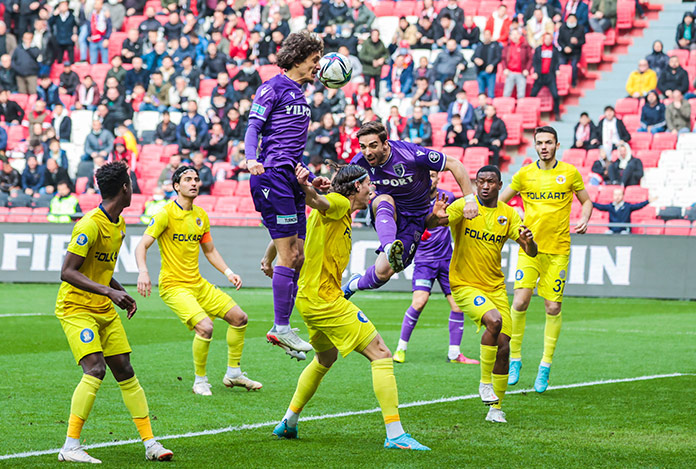 Samsunspor içeride yıkıldı: 2-4