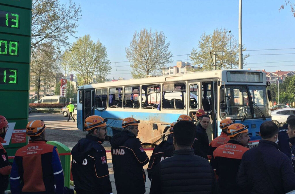 Bursa’da cezaevi görevlilerine bombalı saldırı
