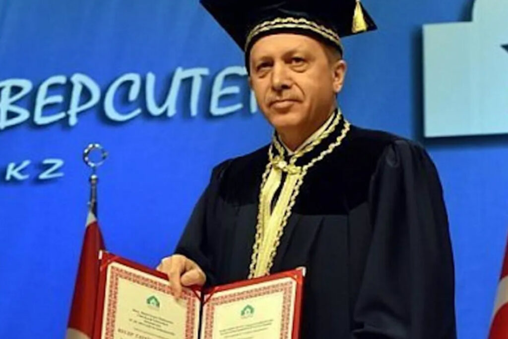 Diploması ‘sahte’ demek suç değilmiş