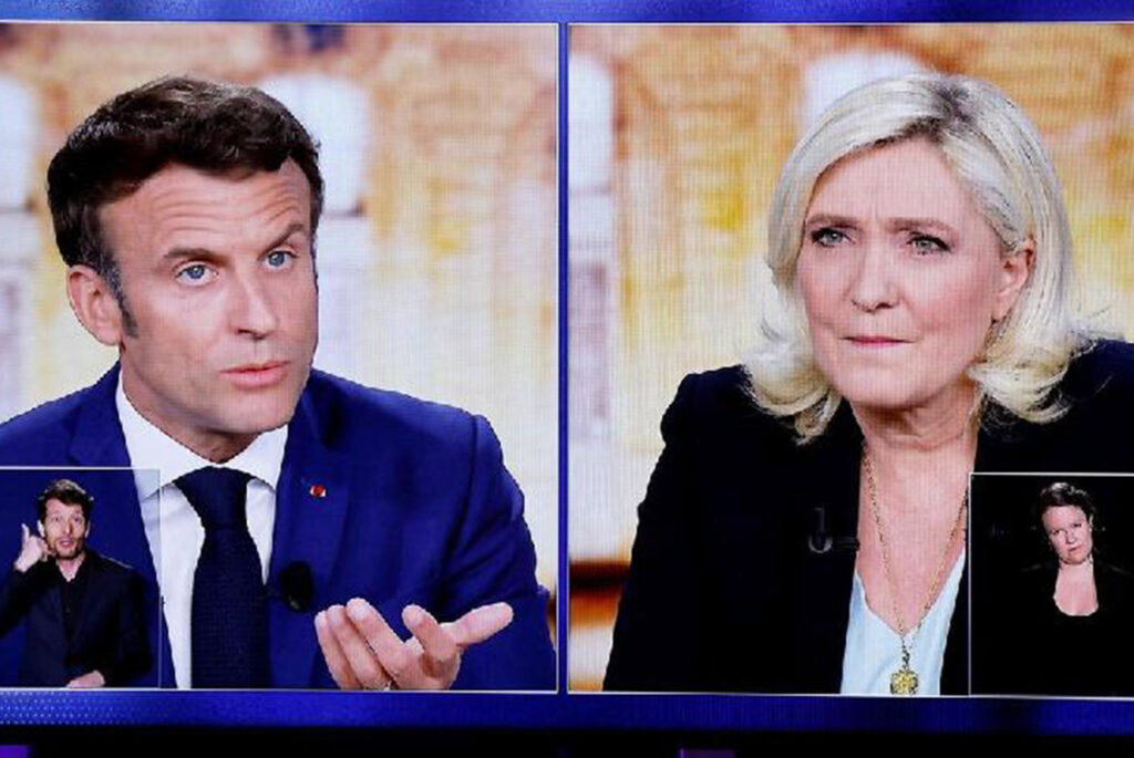 Fransa’da gündem başörtüsü!