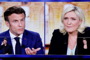 Fransa’da gündem başörtüsü!