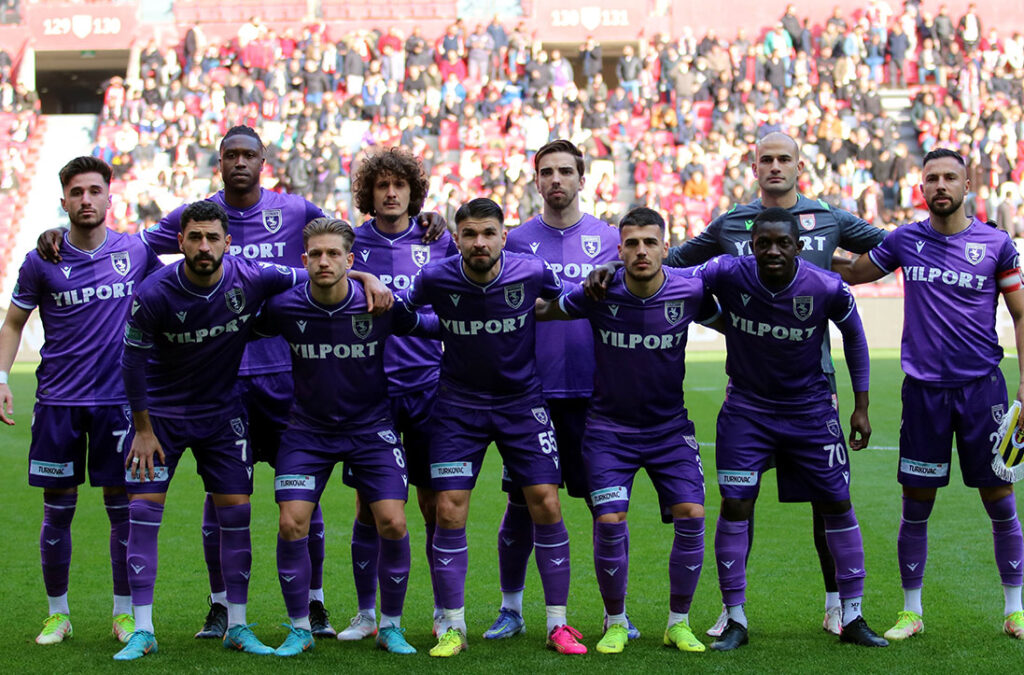 “Bu kadar kötü oyuncuyu bir araya getirmek başarıdır”