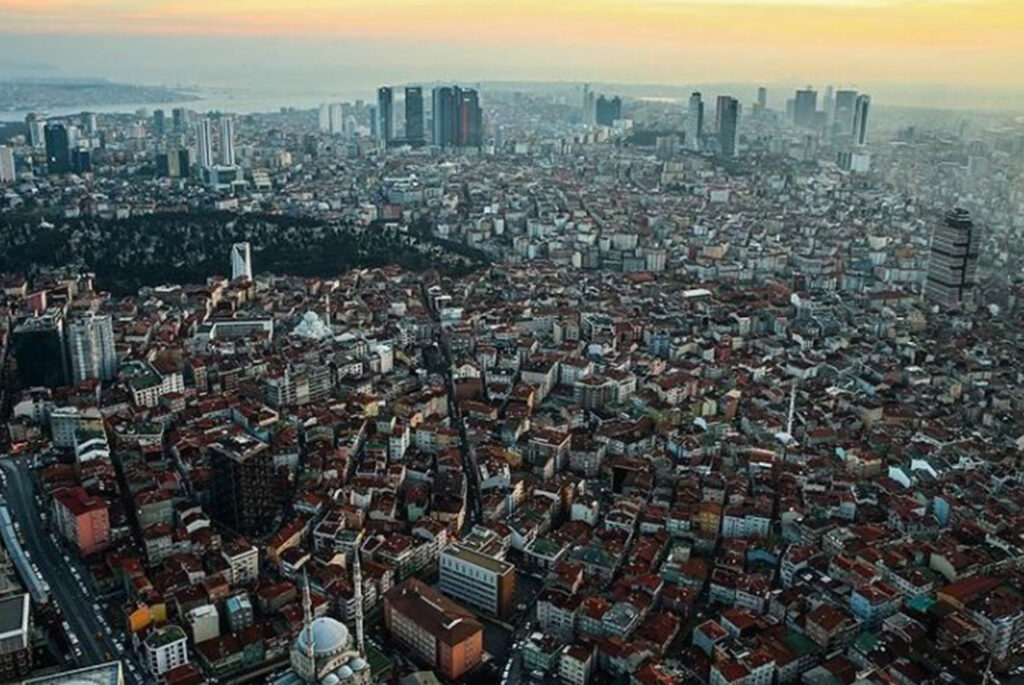 Suriyelilerin Türkiye’de ev alması kanunen yasak!