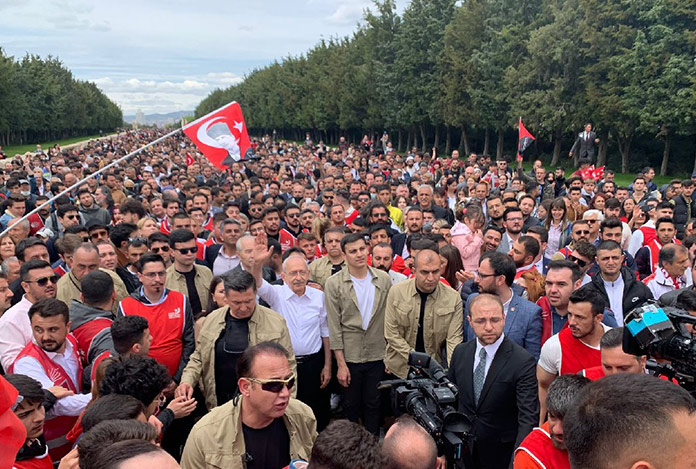 “SADAT’ı da çeteleri de ezeceğiz”