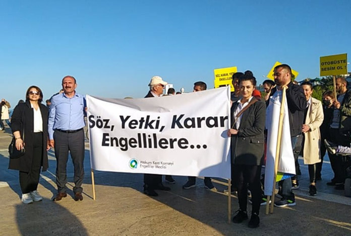 DEVA Atakum, engelleri kaldırmak için yürüdü