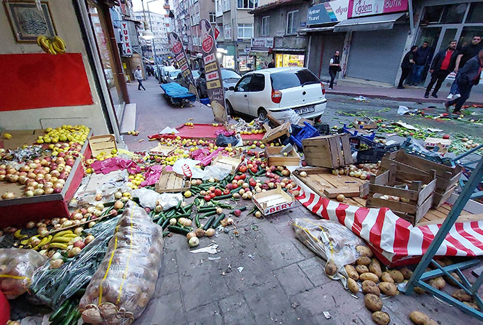 Manavda silahlı çatışma: 5 yaralı