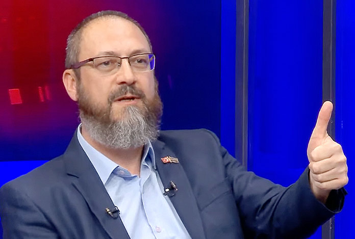 SADAT’tan açıklama: “Görüşmek değil şov yapmak için geldi”