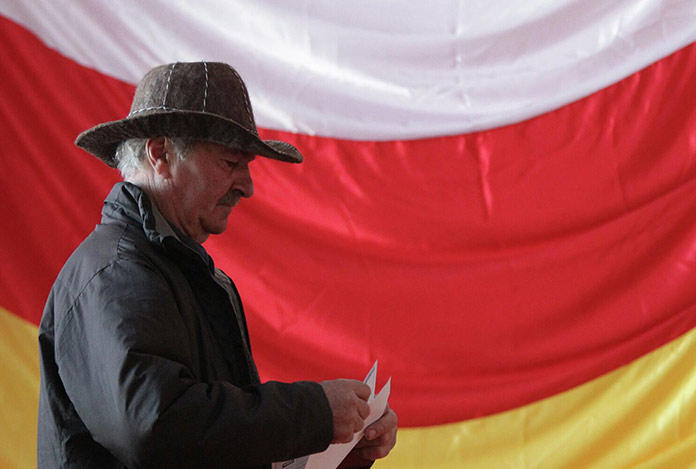 Yeni kriz yolda: Rusya’ya katılmak için referanduma gidiyorlar