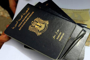 Göçmenler pasaportlarını yırttıkları için sınır dışı edilemiyormuş!