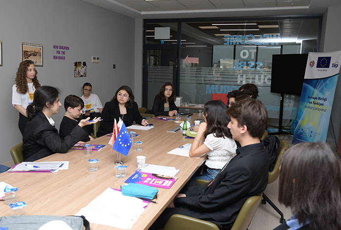 Liseliler Gençlik Forumu’nda görüşlerini dile getirdi