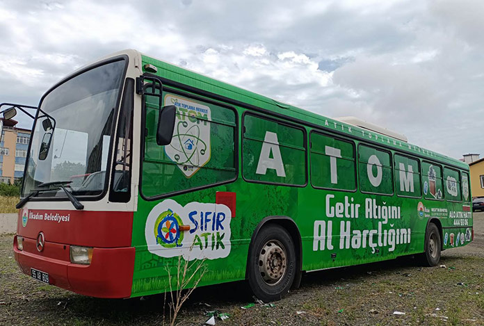 İlkadım’dan örnek proje: “Getir atığını, al harçlığını”