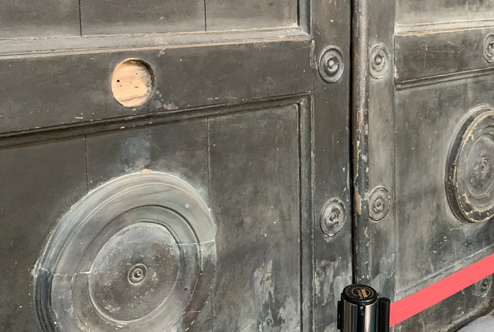 Ayasofya’nın kapısındaki tarihi arma çalındı