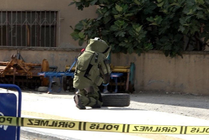Bahçesinde el bombası buldu