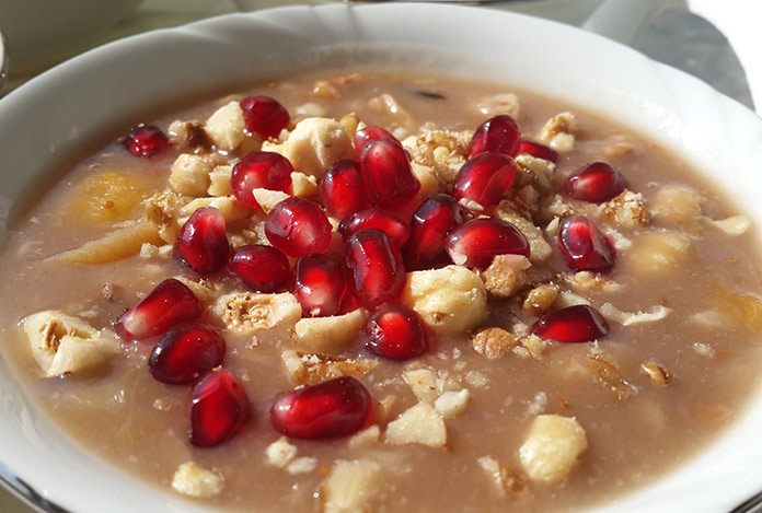 Aşureyi de zam vurdu: Bir tencere 400 liraya kaynıyor