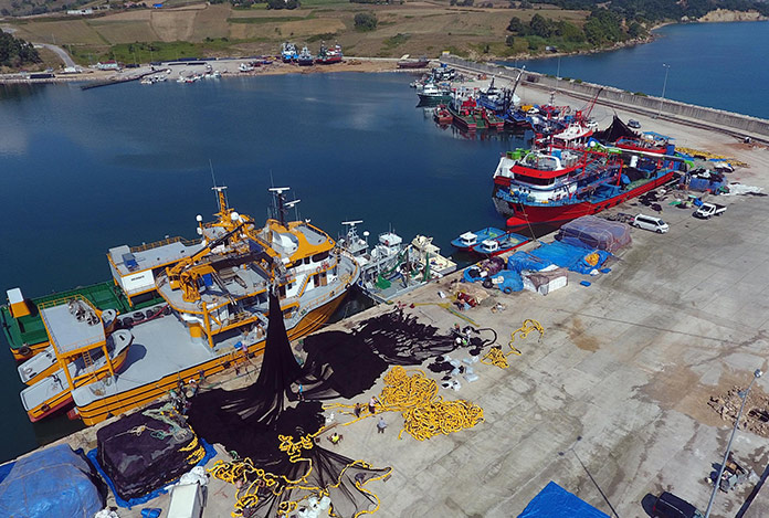 Karadeniz’de balıkçılar sezon açılışına hazırlanıyor