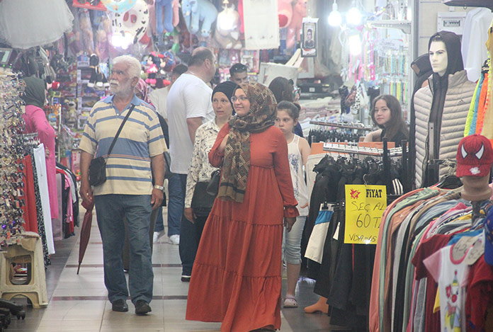 Yabancılar Pazarı’na gurbetçi akını