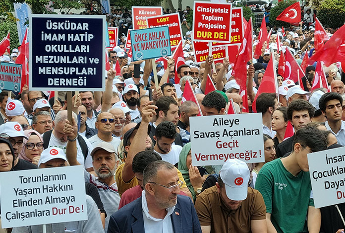 Aile Bakanı Derya Yanık: “LGBTİ karşıtı yürüyüş nefret söylemi”