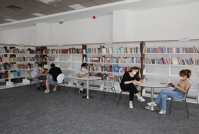 İlkadım Kütüphanesi’ne öğrencilerden tam not